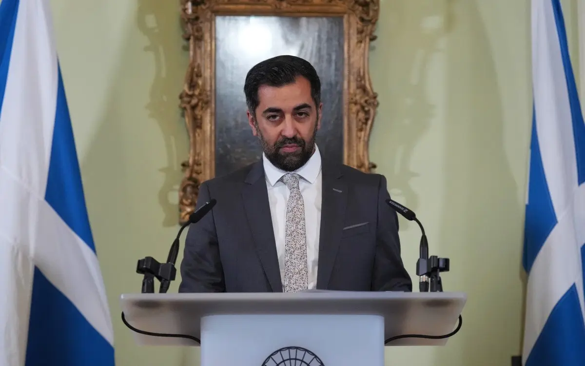Ministro Principal de Escocia renuncia tras ruptura de la coalición de Gobierno