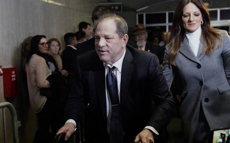 Hospitalizan a Harvey Weinstein tras anulación de su condena por delito sexual