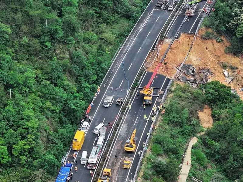 Colapso de una carretera en el sur de China deja 24 muertos