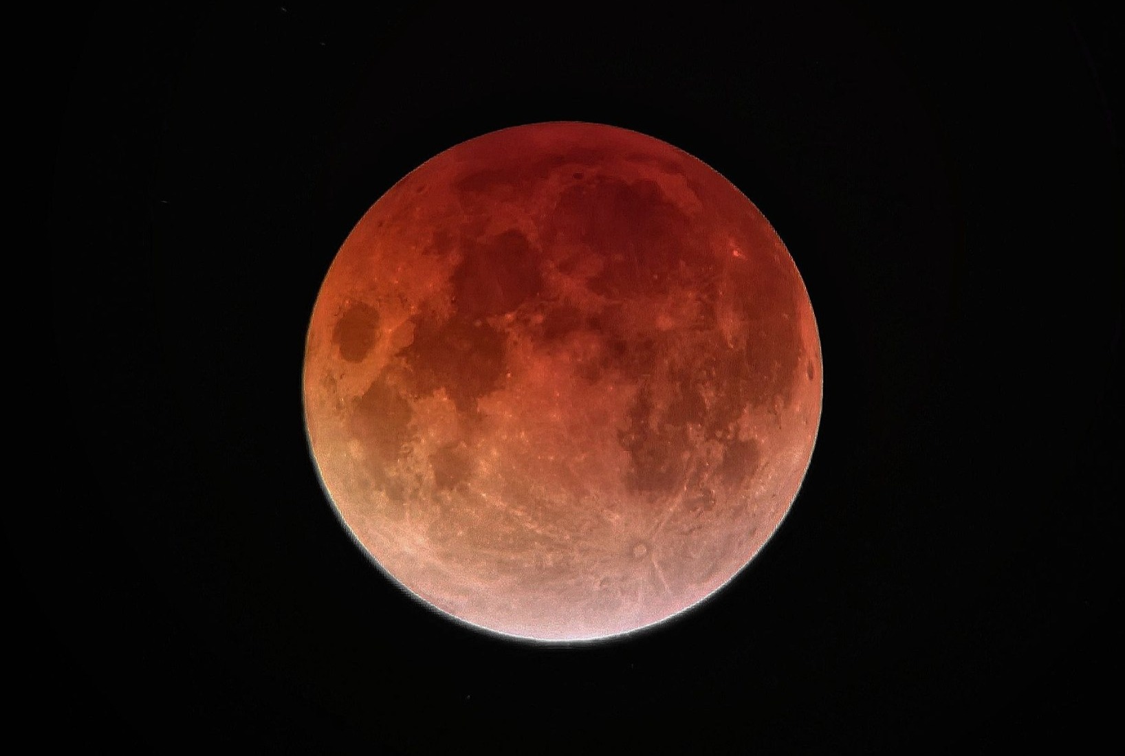Eclipse Lunar: Así se vio la Luna de Sangre hoy