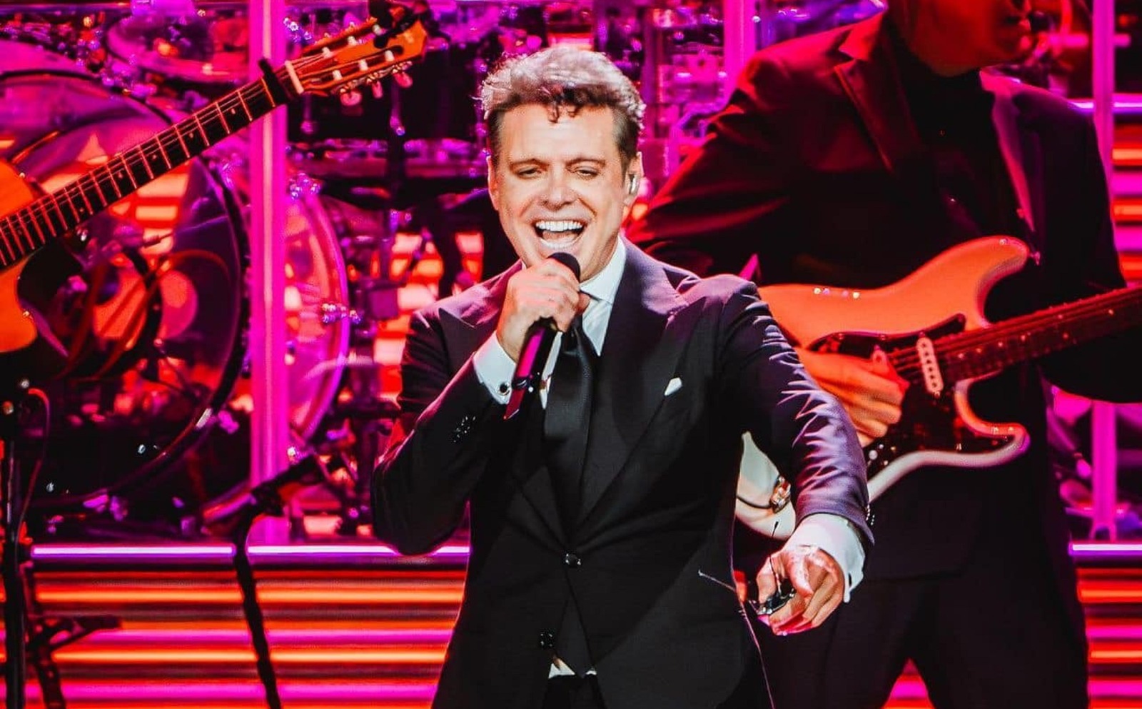 Reportan que Luis Miguel ya recibió el alta médica y continúa su recuperación en México