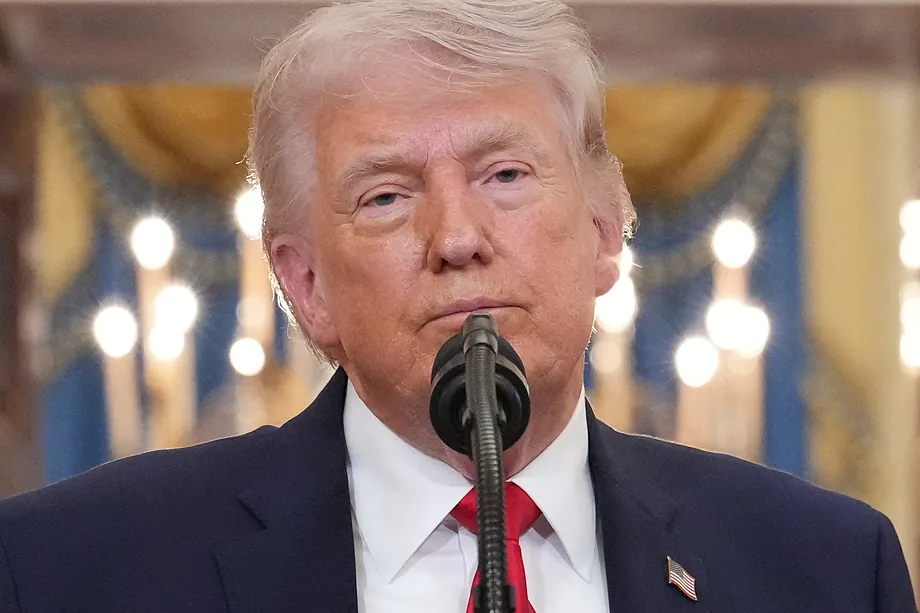 Prevé Trump firma de paz en Irán mañana domingo