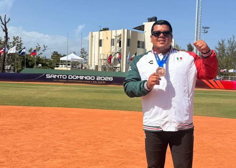 El coahuilense Rubén Delgadillo se cuelga el bronce en Sóftbol en los JCC Santo Domingo 2026