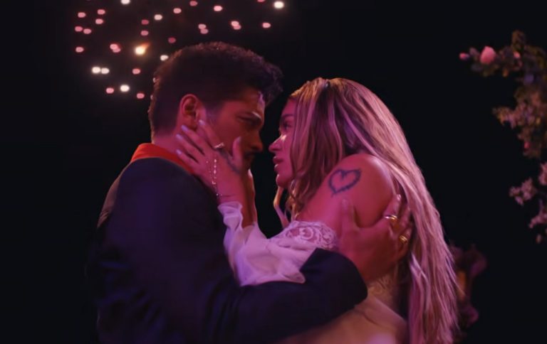 Karol G protagoniza “Dance With Me”, el nuevo videoclip de Bruno Mars tras llamarla su “Latina crush”